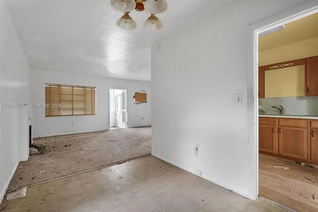 5 of 22 - 424 Minola Drive, Miami Springs, FL