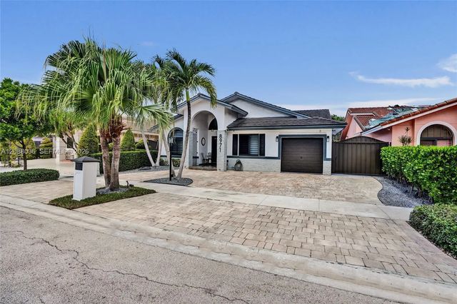 2 of 59 - 8971 Nw 150th Terrace, Miami Lakes, FL