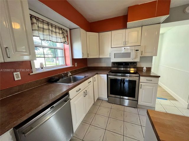 3 of 26 - 371 Sw 67th Terrace, Pembroke Pines, FL