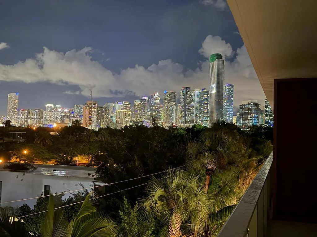 2200 Brickell Avenue #319, Miami