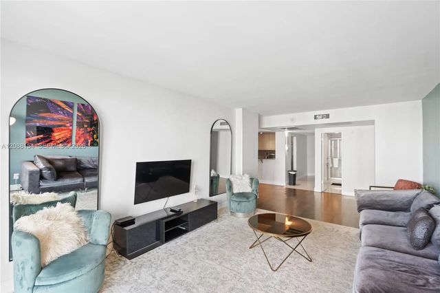 5 of 45 - 19370 Collins Avenue #816, Sunny Isles Beach, FL