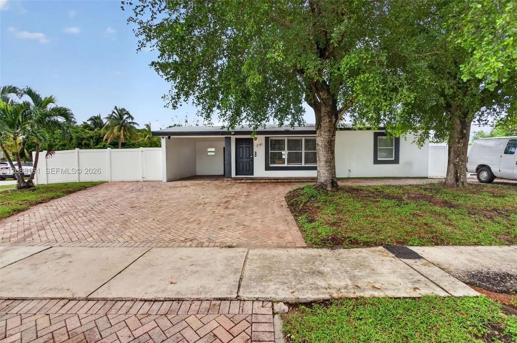 241 Ne 45th Street, Deerfield Beach