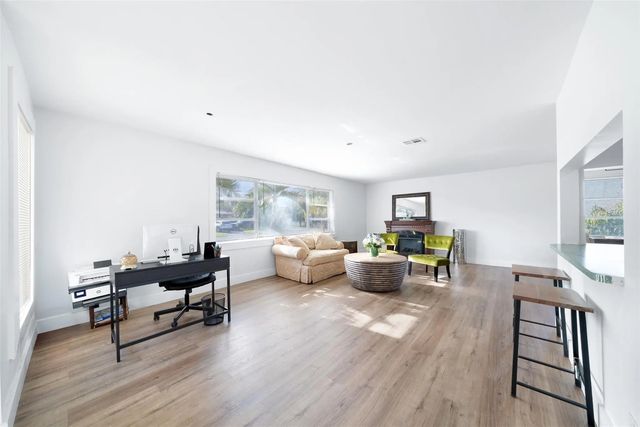 5 of 32 - 4221 Nw 107th Avenue, Coral Springs, FL
