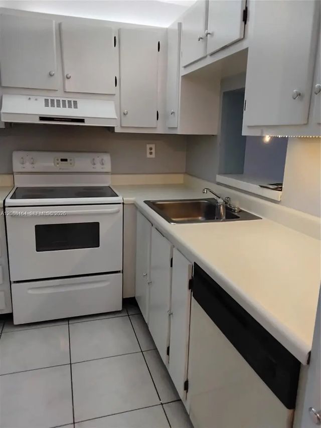 4 of 15 - 8050 W Mcnab Road #310, Tamarac, FL