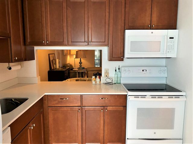 2 of 11 - 2615 Garden Drive N #310, Lake Worth, FL
