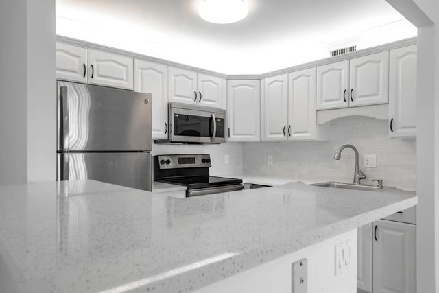 190 Saxony D Circle, Delray Beach