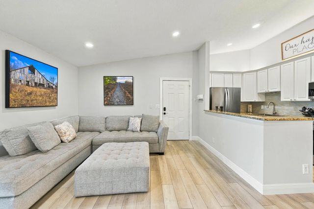5 of 26 - 1111 Duncan Circle #202, Palm Beach Gardens, FL