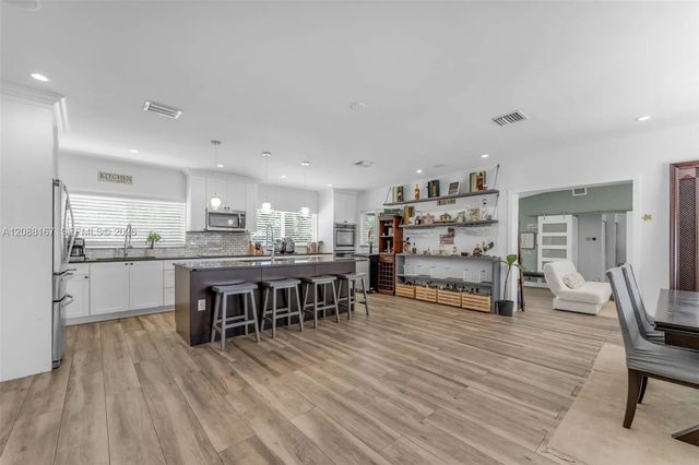 3 of 28 - 19050 Sw 144th Avenue, Miami, FL