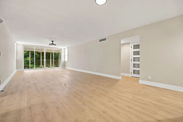 2 of 30 - 806 Cypress Grove Lane #303, Pompano Beach, FL