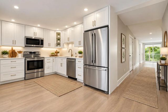 3 of 30 - 806 Cypress Grove Lane #303, Pompano Beach, FL
