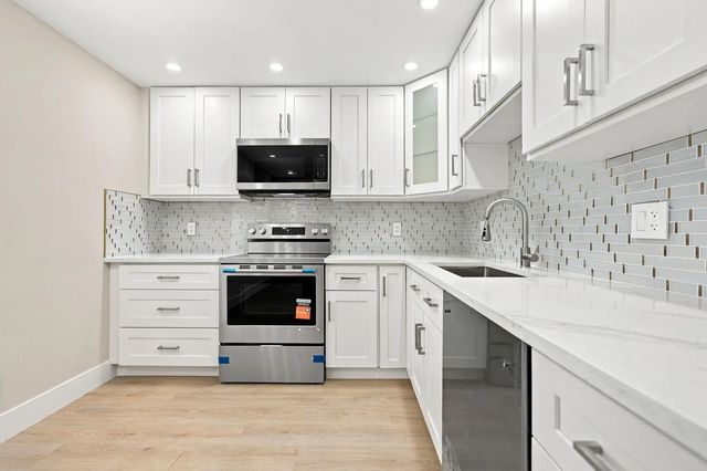 5 of 30 - 806 Cypress Grove Lane #303, Pompano Beach, FL