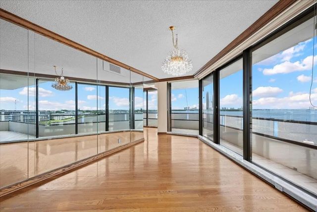 5 of 57 - 100 Lakeshore Drive #558, North Palm Beach, FL