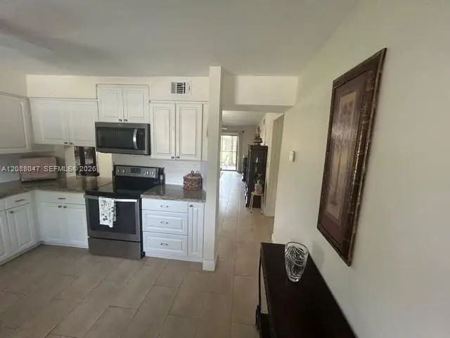 2 Briarwood Circle #112, Hollywood