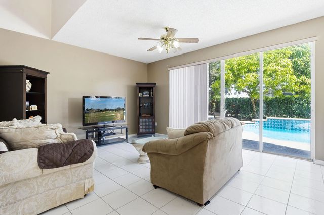5 of 25 - 2430 Westmont Drive, Royal Palm Beach, FL