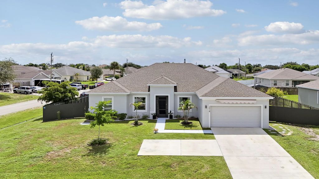1016 Sw Paar Drive, Port St. Lucie