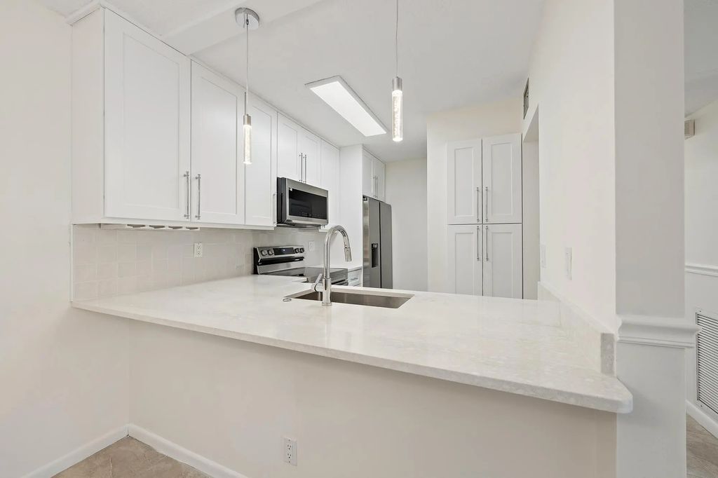 3404 Gardens East Drive #21a, Palm Beach Gardens