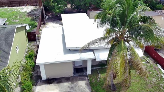 4 of 8 - 918 N C Street, Lake Worth Beach, FL