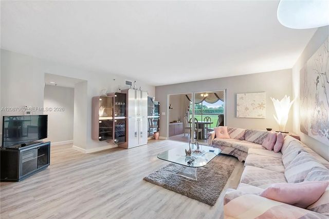 3 of 46 - 5952 Regal Glen Drive #102, Boynton Beach, FL