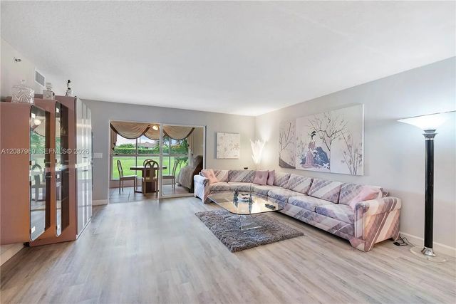 4 of 46 - 5952 Regal Glen Drive #102, Boynton Beach, FL