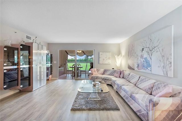 5 of 46 - 5952 Regal Glen Drive #102, Boynton Beach, FL