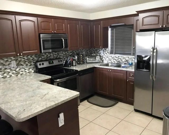 3 of 19 - 15302 Sw 180th Terrace, Miami, FL