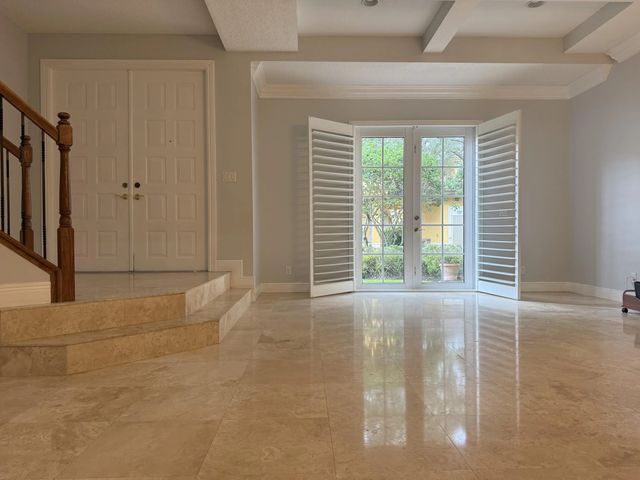 335 Ne 69th Circle, Boca Raton