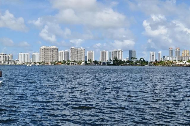 16570 Ne 26th Avenue #4d, North Miami Beach