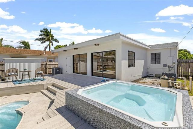 2 of 36 - 1227 N Ocean Breeze, Lake Worth Beach, FL