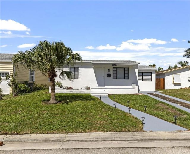 3 of 36 - 1227 N Ocean Breeze, Lake Worth Beach, FL