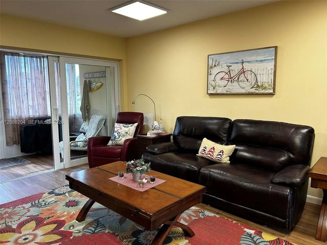 5 of 27 - 2941 Crosley Drive W #h, West Palm Beach, FL