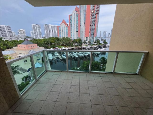 3340 Ne 190th Street #705, Aventura