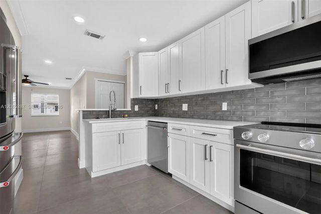 2 of 41 - 5775 Nw 109th Avenue #13, Doral, FL