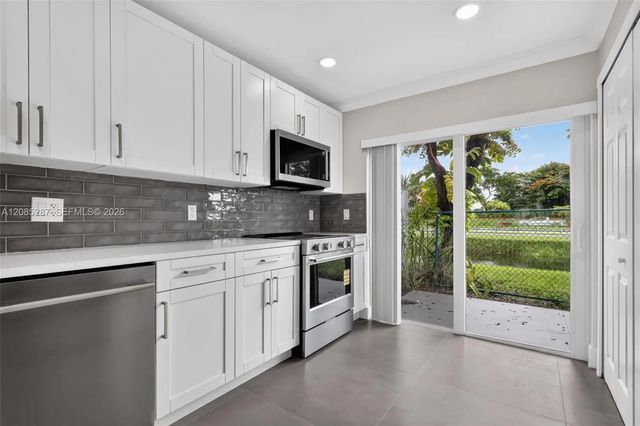 3 of 41 - 5775 Nw 109th Avenue #13, Doral, FL