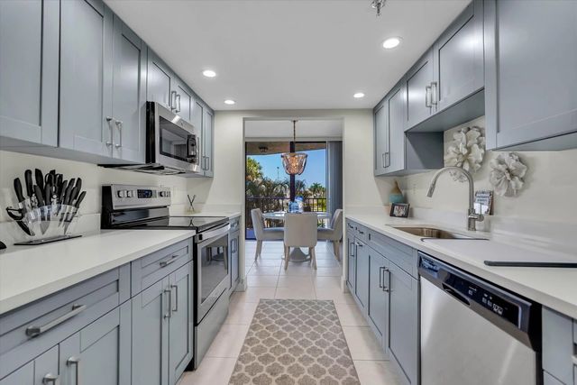 3 of 75 - 859 Jeffery Street #306, Boca Raton, FL