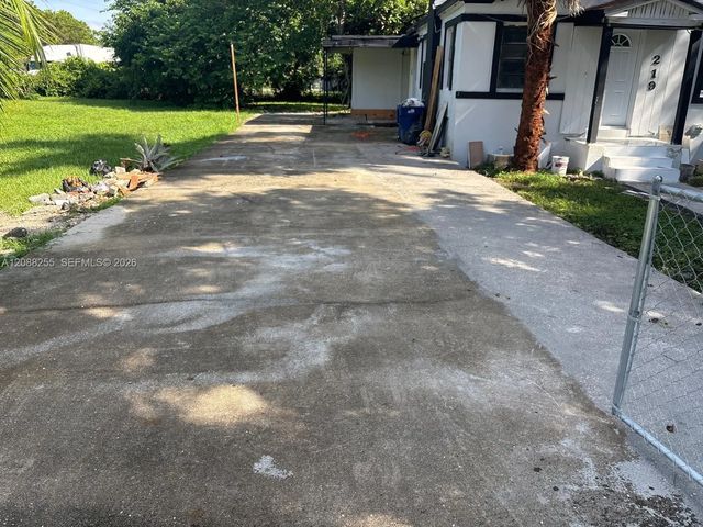 4 of 16 - 219 Ne 141st Street, Miami, FL