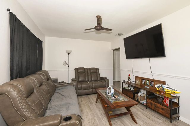 4 of 27 - 2405 3rd Avenue Se, Vero Beach, FL