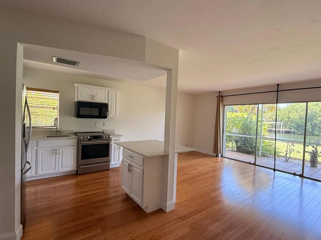 342 Southwind Drive #101, North Palm Beach