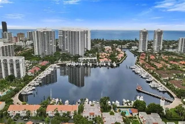 4 of 32 - 21204 Harbor Way #123-12, Aventura, FL
