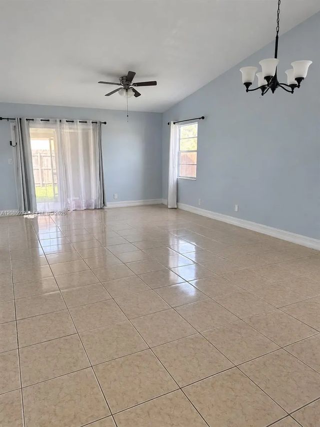 4 of 25 - 401 Nw 43rd Street, Deerfield Beach, FL