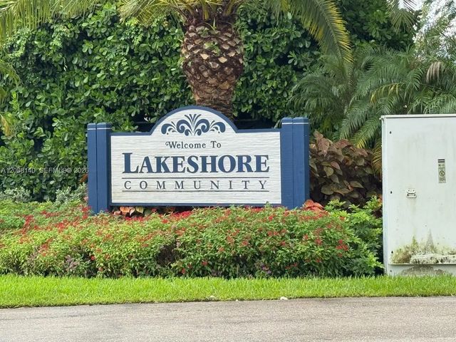 1002 Adams Avenue #1002d, Homestead