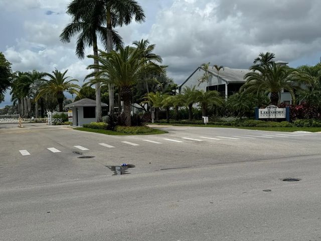 4 of 32 - 1002 Adams Avenue #1002d, Homestead, FL