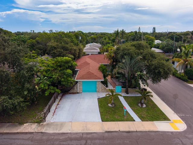 3 of 28 - 1202 N K Street, Lake Worth Beach, FL
