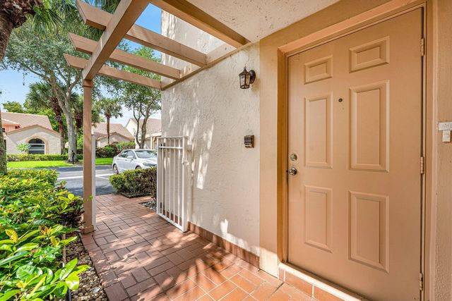 3 of 35 - 14388 Emerald Lake Drive #3, Delray Beach, FL