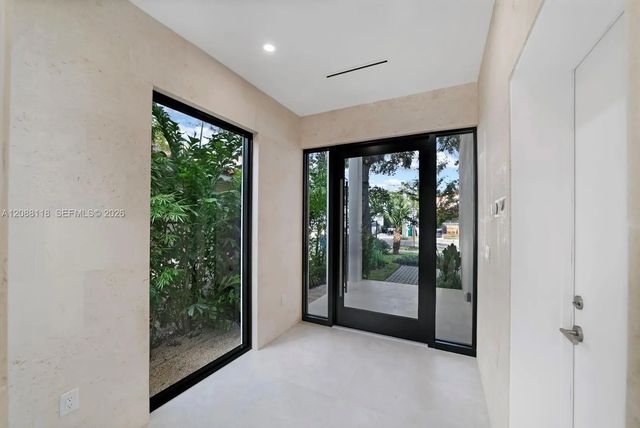 4 of 43 - 2610 Sw 17 Street, Miami, FL