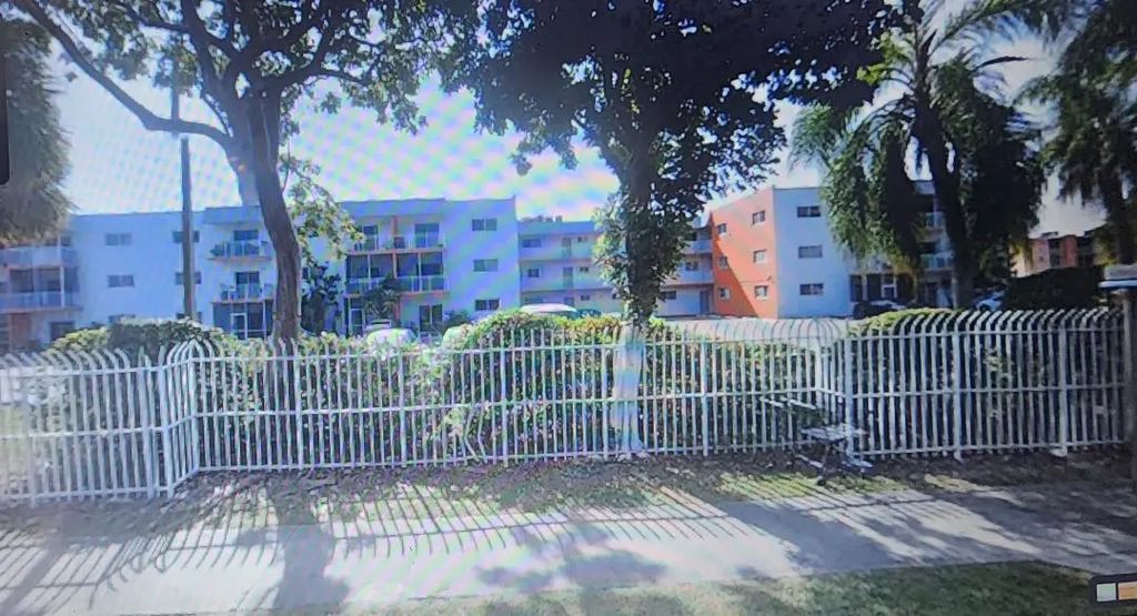 11311 Sw 200th Street Sw #214-d, Miami