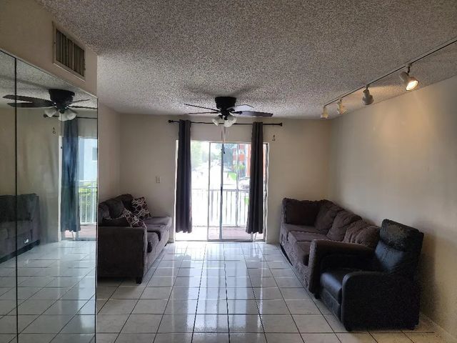 2 of 11 - 11311 Sw 200th Street Sw #214-d, Miami, FL