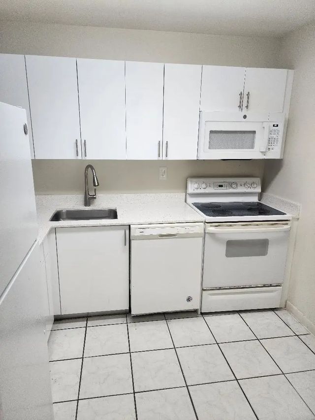 4 of 11 - 11311 Sw 200th Street Sw #214-d, Miami, FL