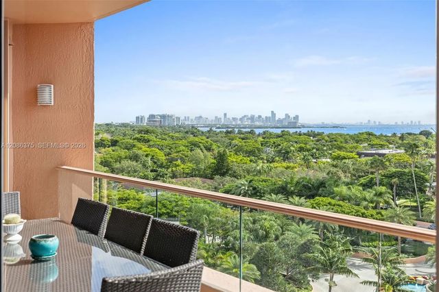 60 Edgewater Drive #9d, Coral Gables