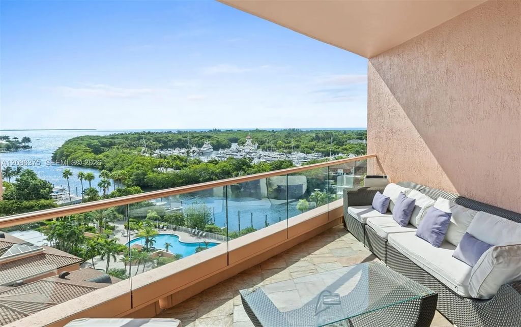 60 Edgewater Drive #9d, Coral Gables