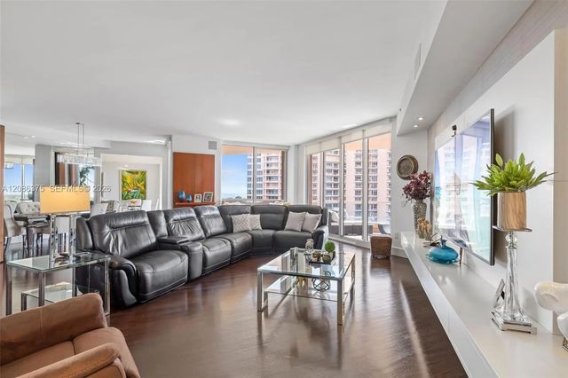 5 of 42 - 60 Edgewater Drive #9d, Coral Gables, FL